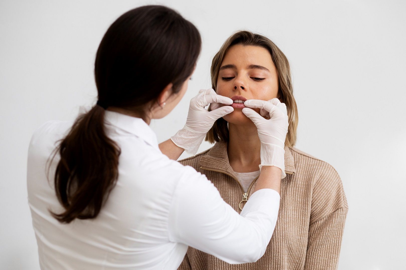 الـLip Blushing تقنية غير جراحية تلاقي شعبية كبيرة.. شفاهك وردية ومشرقة