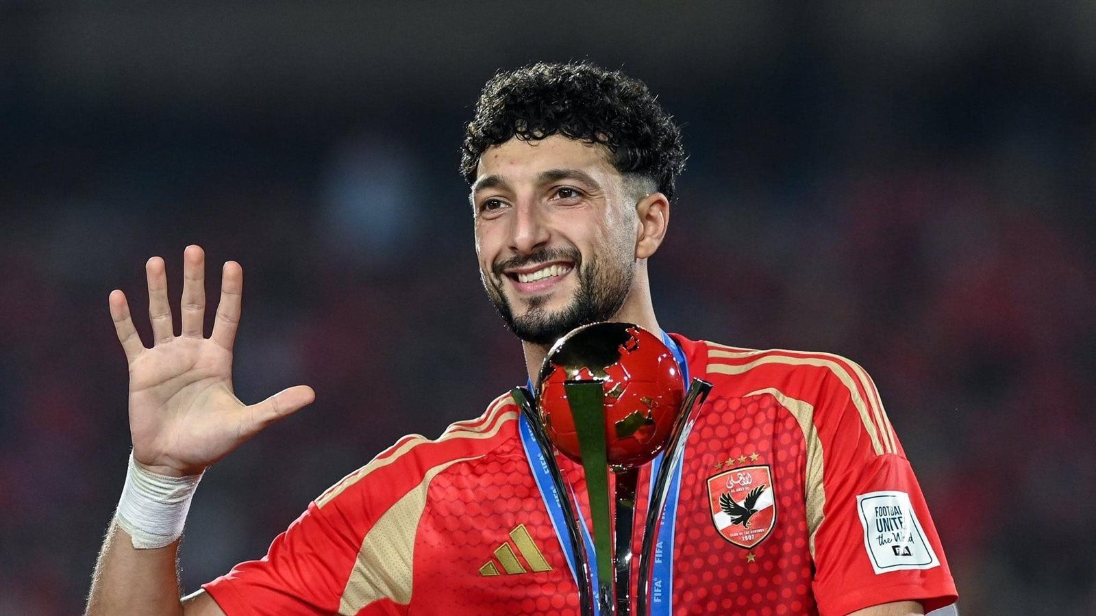 الامارات | الأهلي يغلق ملف بيع مهاجمه الفلسطيني أبو علي