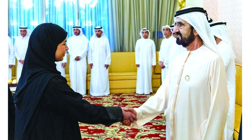 الامارات | محمد بن راشد يلتقي أوائل الثانوية العامة على مستوى الدولة