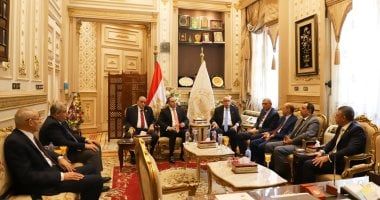 الوكيل والأمين العام لمجلس النواب يقدمان التهنئة لرئيس مجلس القضاء الأعلى على منصبه الجديد