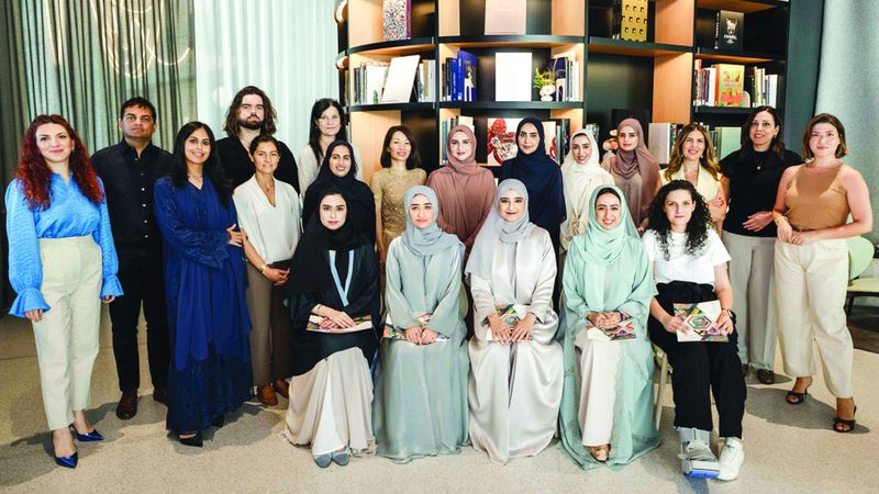 الامارات | دبي تفتح للمصممات آفاقاً ببريق الذهب والأحجار الكريمة