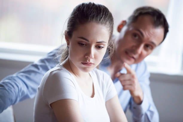 طالع الأبراج: مش مجرد كلام.. 10 جمل لو سمعتيها من خطيبك عيدى التفكير فى العلاقة