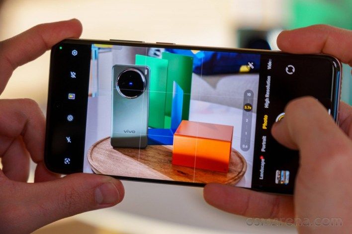 تكنولوجيا: تسريب مواصفات كاميرا VIVO X300 Pro يكشف عن قدرات تصوير مذهلة