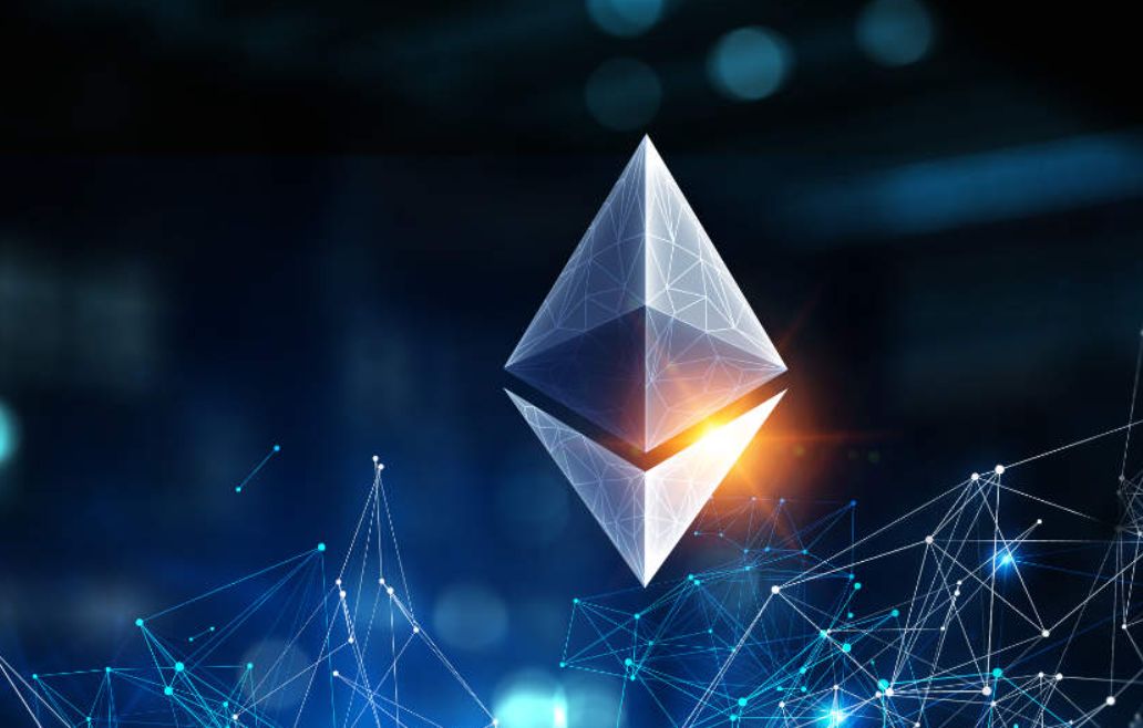 سعر الإيثيريوم يتجاوز مستوى 3400 دولار ويشعل موسم العملات البديلة