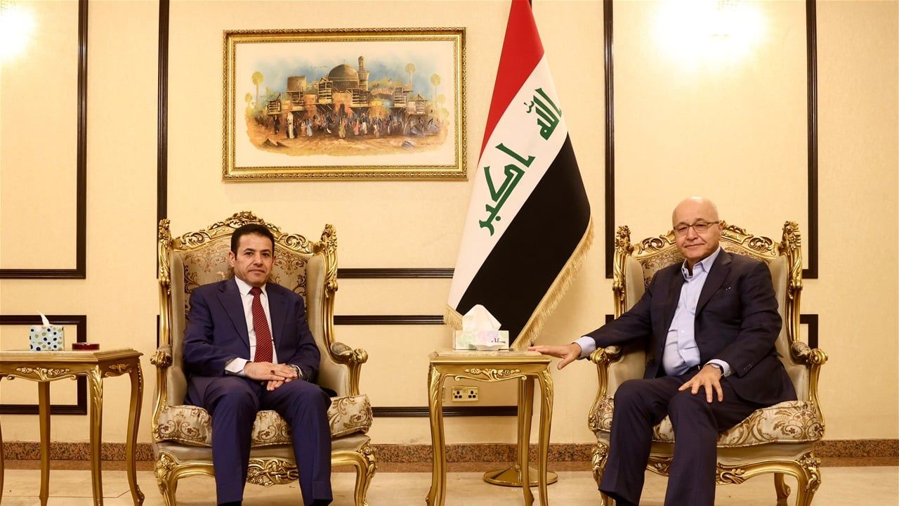 الاعرجي ورئيس الجمهورية السابق على طاولة واحدة في بغداد