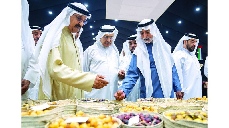 الامارات | نهيان بن مبارك يزور مهرجان ليوا للرطب