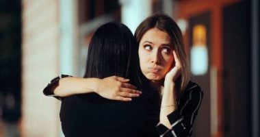 طالع الأبراج: 5 أبراج تتخلص من الأشخاص "التوكسيك" بذكاء.. برج السرطان بيعرف يحط حدود