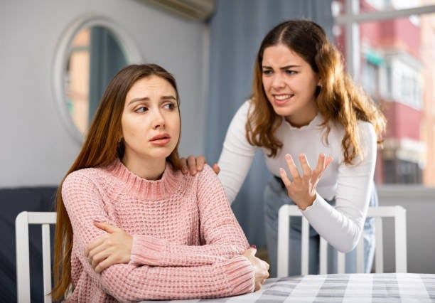 طالع الأبراج: 5 أبراج تتخلص من الأشخاص "التوكسيك" بذكاء.. برج السرطان بيعرف يحط حدود