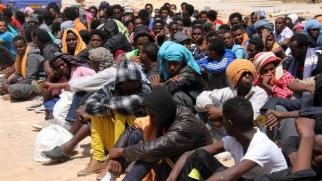 ليبيا تبدأ ترحيل مهاجرين سودانيين تحت ضغوط أمنية