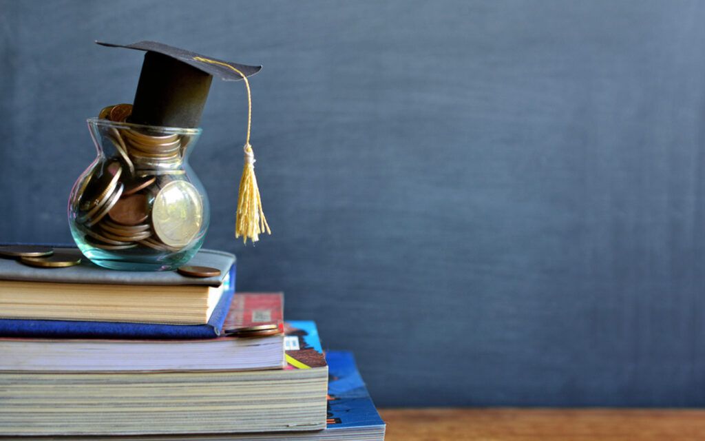 الامارات | إذا كنت طالبا إماراتياً.. تعرف إلى المنح المتاحة  في برنامج الابتعاث الجامعي لـ " طرق دبي"