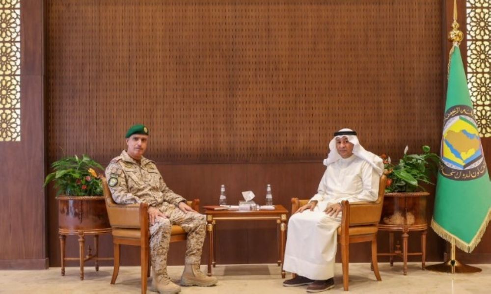 تطوير الآليات.. "البديوي" و"البلوي" يناقشان التكامل العسكري الخليجي