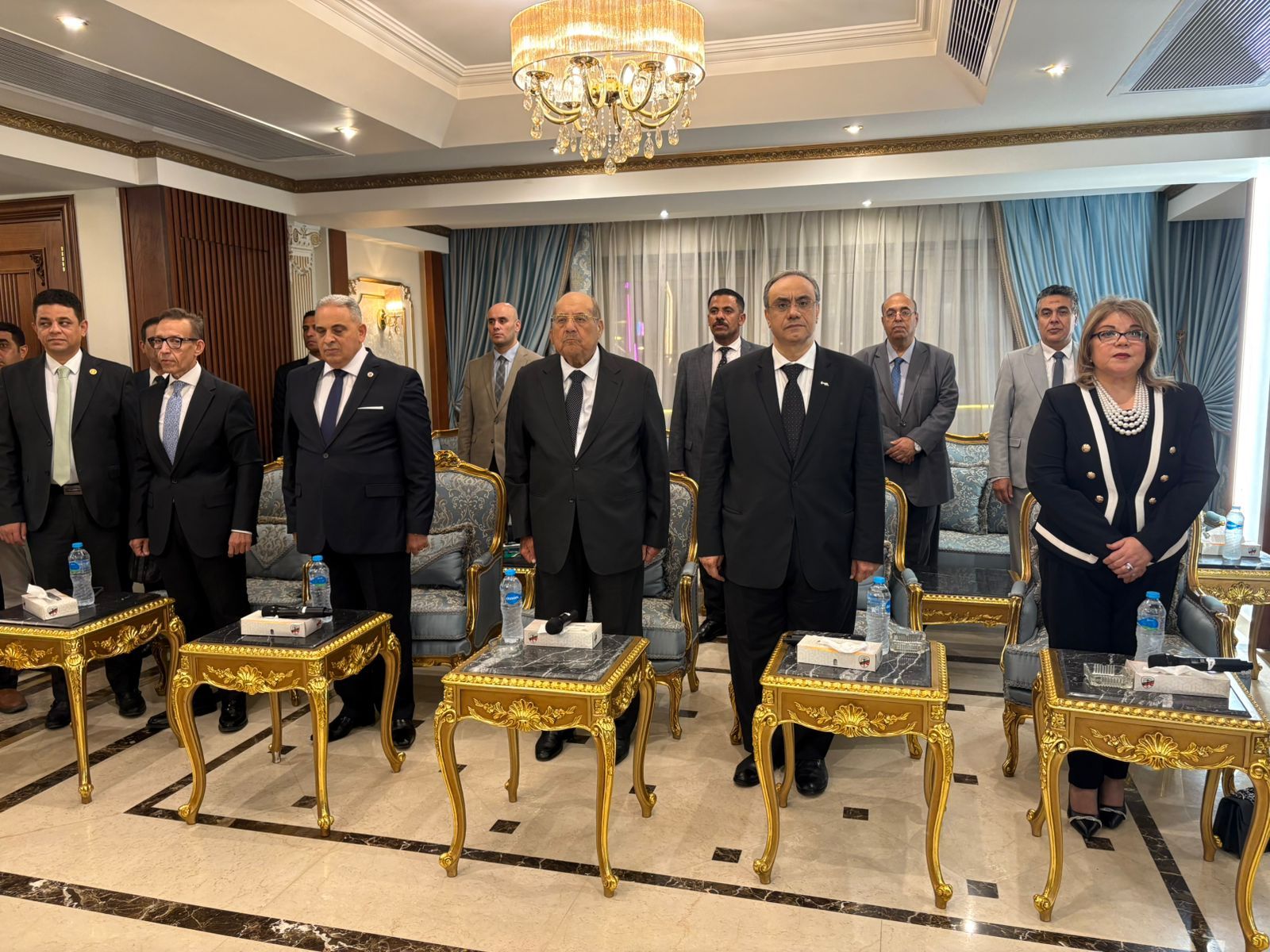 بدء ندوة القيم القضائية والبرلمانية بنادي قضاة مصر بحضور رئيس الشيوخ.. صور