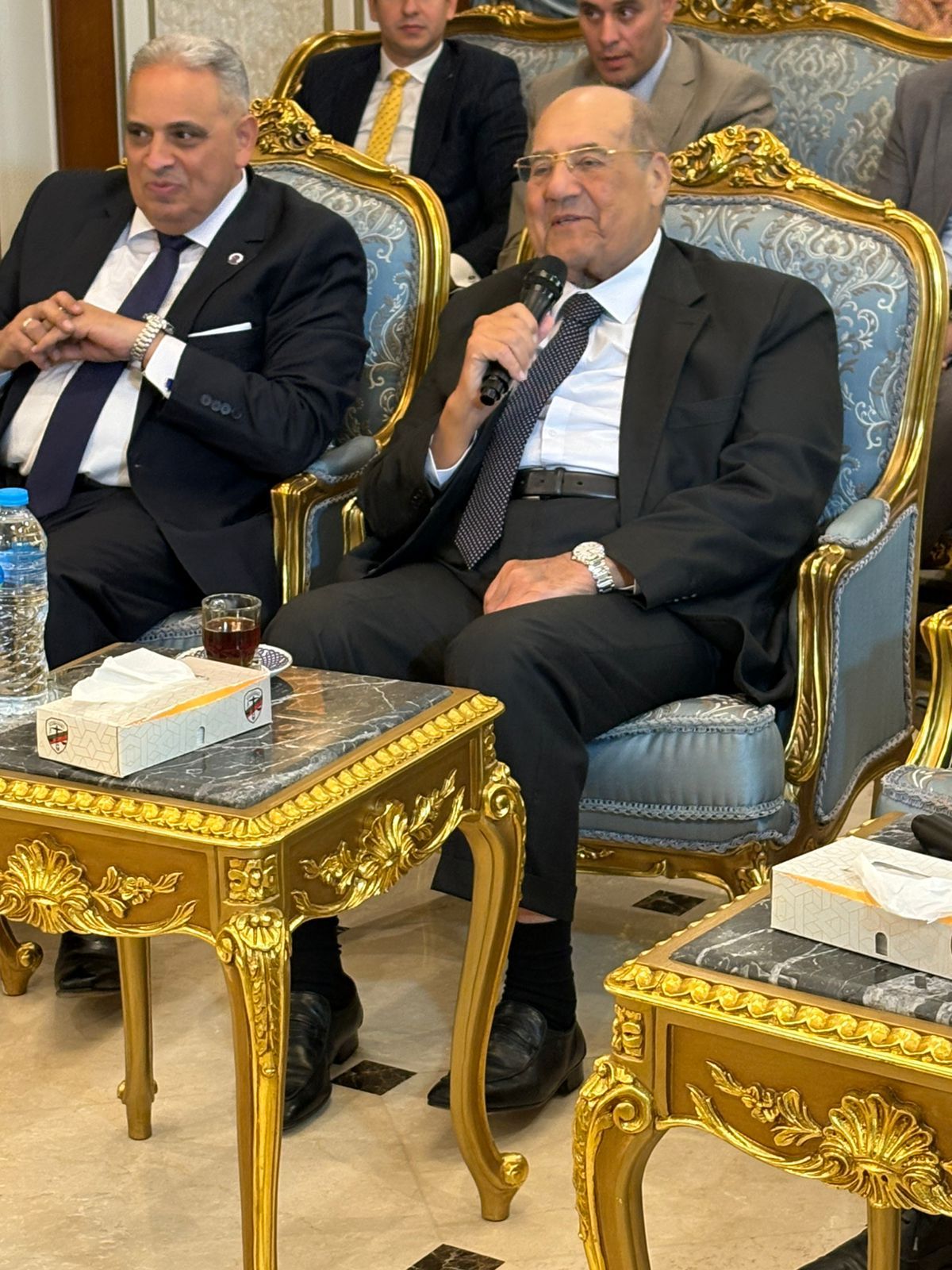 بدء ندوة القيم القضائية والبرلمانية بنادي قضاة مصر بحضور رئيس الشيوخ.. صور