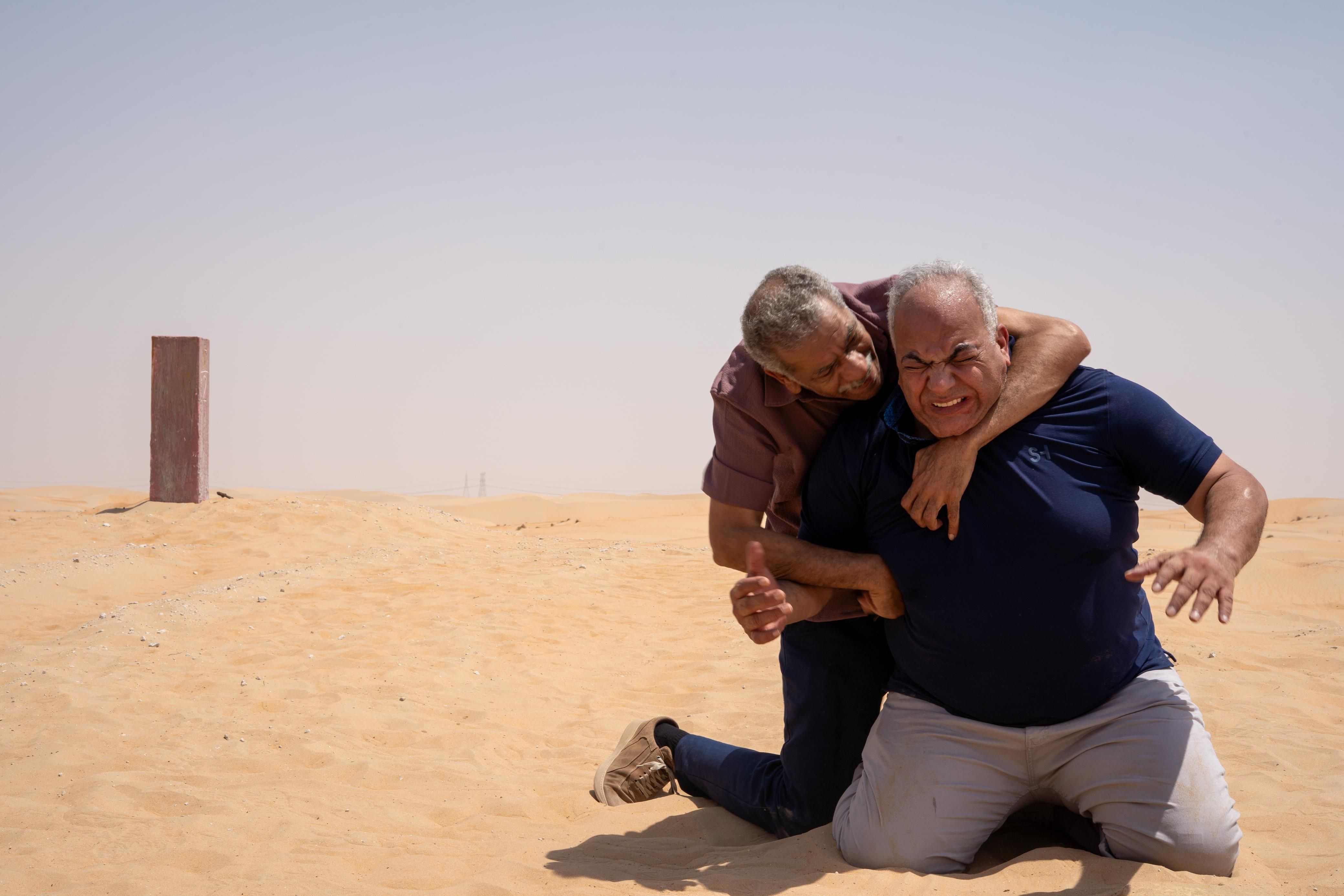 إصابة سيد رجب أثناء تصوير مشهد أكشن فى أحداث فيلم شلة ثانوى.. صور