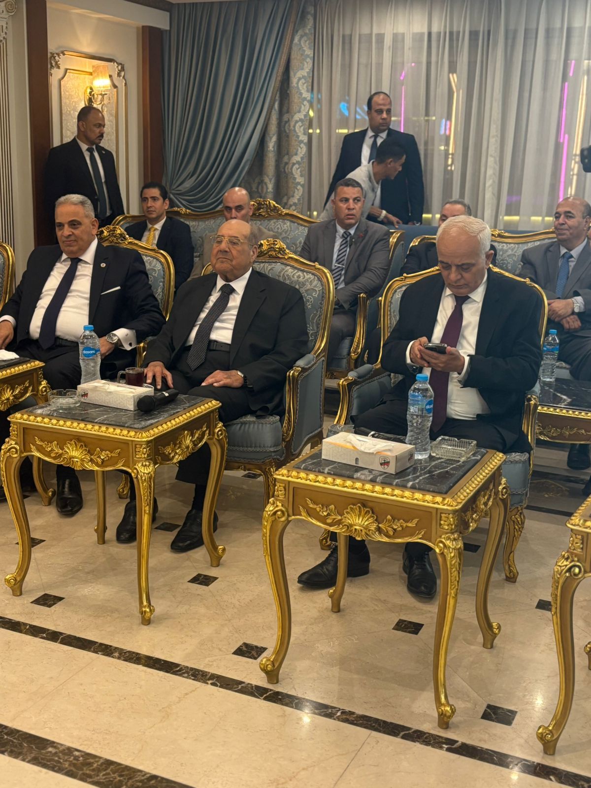 بدء ندوة القيم القضائية والبرلمانية بنادي قضاة مصر بحضور رئيس الشيوخ.. صور