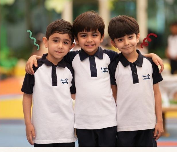 الامارات | تعرف إلى..  ضوابط الزي المدرسي للعام الدراسي الجديد ومنافذ البيع المعتمدة
