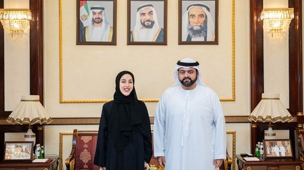 ولي عهد الفجيرة يستقبل وزيرة تمكين المجتمع ويؤكد أهمية تعزيز قيم المواطَنة الإيجابية