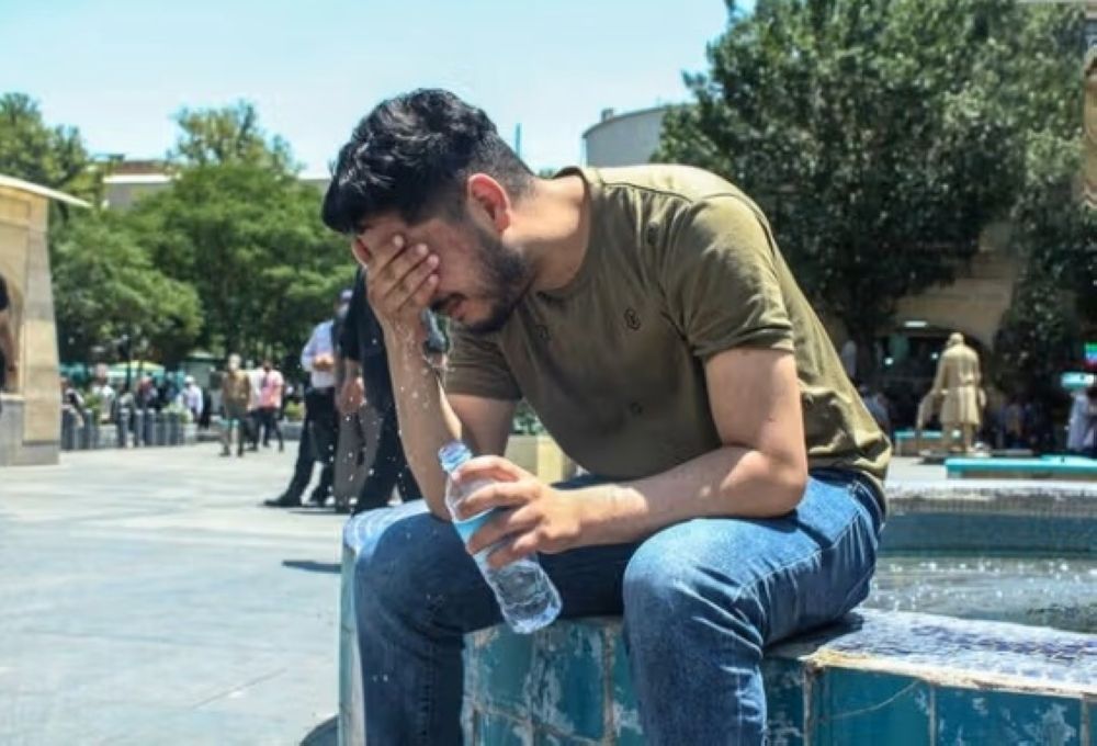 بسبب موجة الحر.. أزمة غير مسبوقة في إمدادات المياه والكهرباء بإيران
