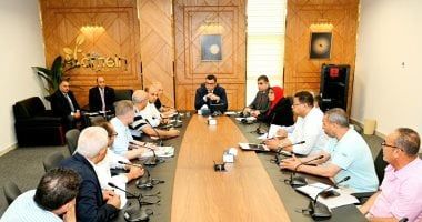 وزير الإسكان يعقد اجتماعا لمتابعة الموقف التنفيذى لـ"صوارى" بالإسكندرية