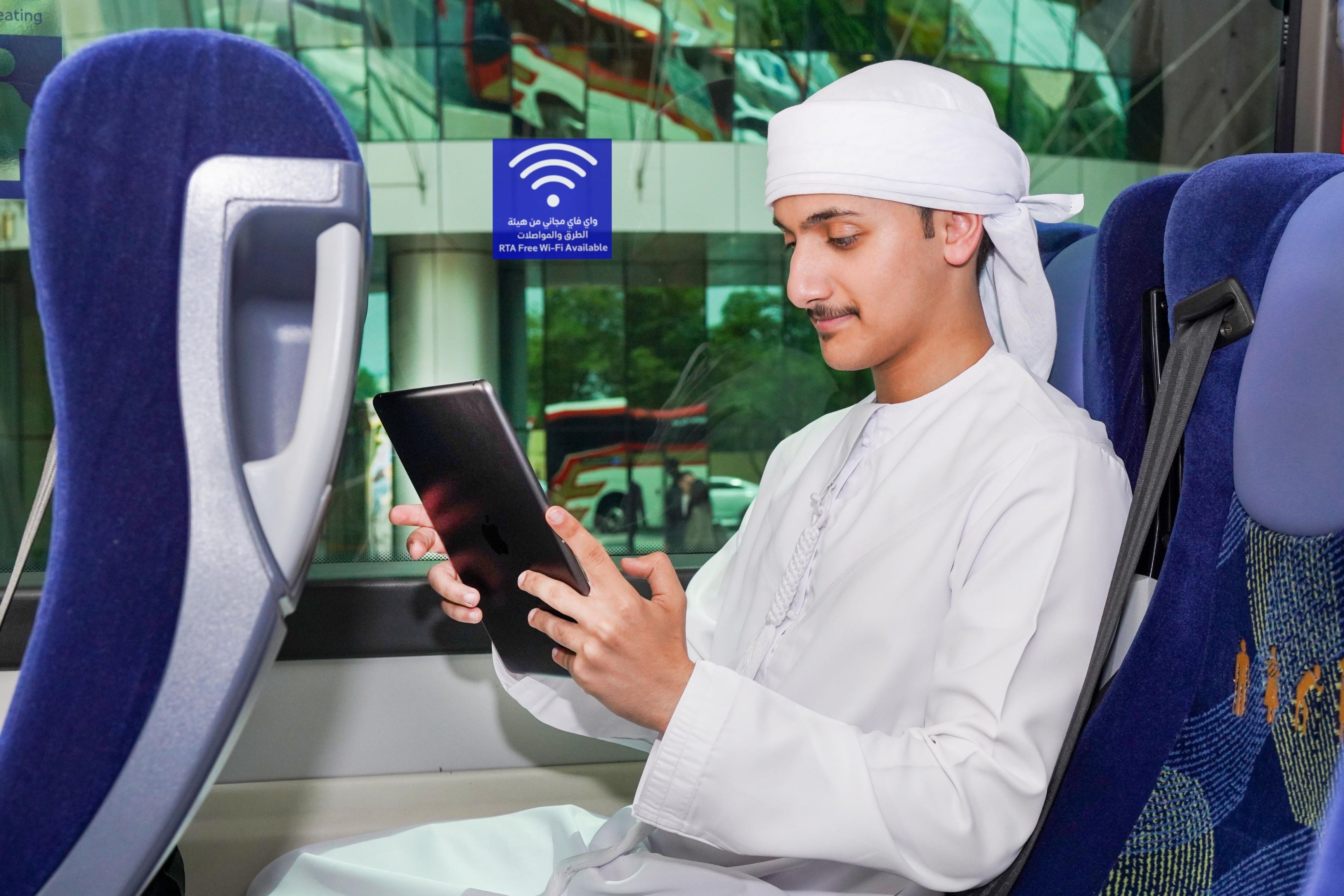 الامارات | "طرق دبي" توفر خدمة الواي فاي مجاناً على متن جميع حافلات النقل عبر المدن