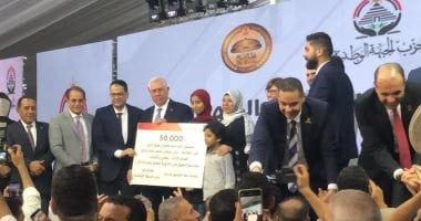 حزب الجبهة الوطنية يكرم ثلاثة من أوائل الثانوية العامة بمحافظة الغربية