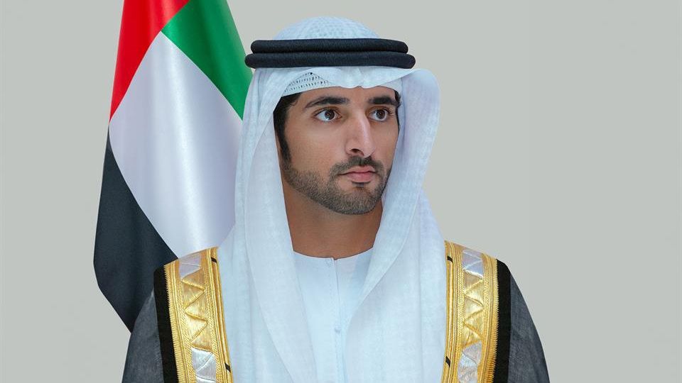 الامارات | من قلب المراكز التجارية في الإمارة.. حمدان بن محمد يطلق مبادرة "دبي مولاثون"
