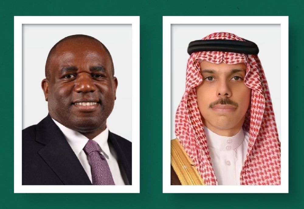 وزير الخارجية يبحث التطورات الإقليمية والدولية مع نظيره البريطاني