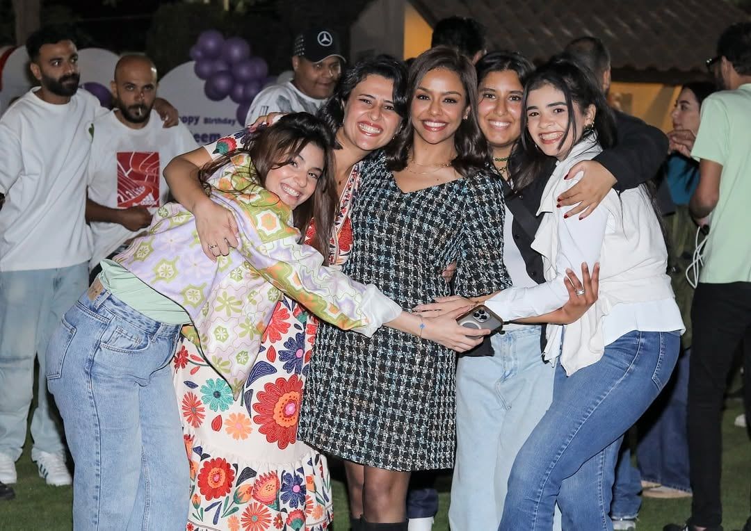 أسماء أبو اليزيد: خلصت حدوتة فات الميعاد وشكرا على رحلة مليانة حب وانبساط (صور)