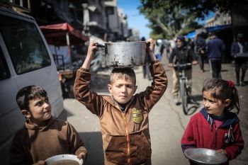 25 حالة يوميًا.. ربع الأطفال في غزة يعانون من سوء التغذية