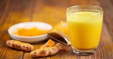 حليب الكركم.. ماذا يحدث لجسمك عند تناوله يوميا؟