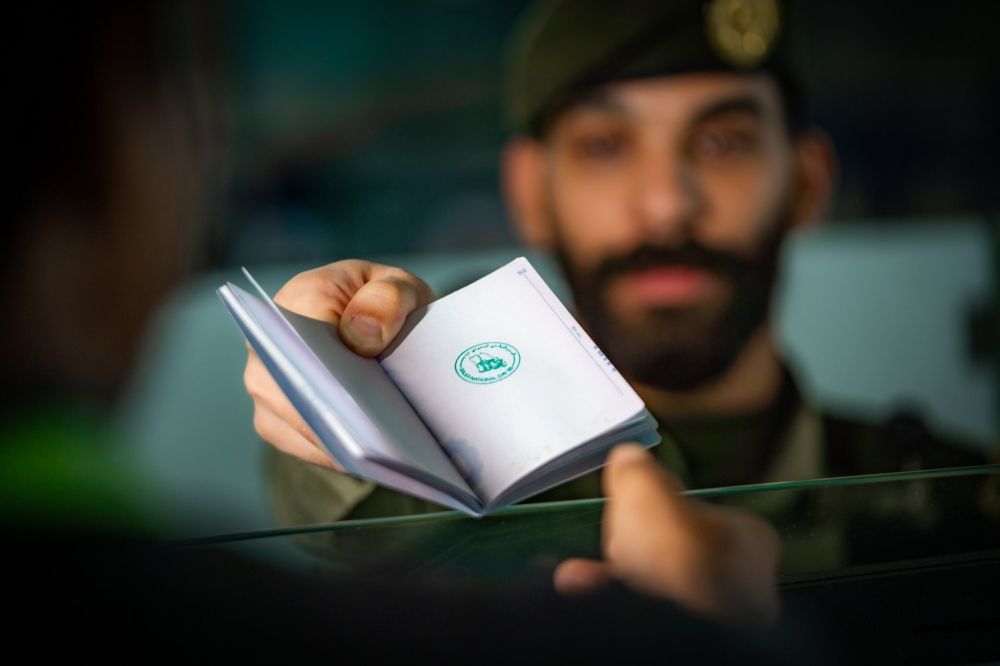 تنتهي اليوم.. كيف تستفيد من مبادرة تمديد تأشيرات الزيارة المنتهية؟