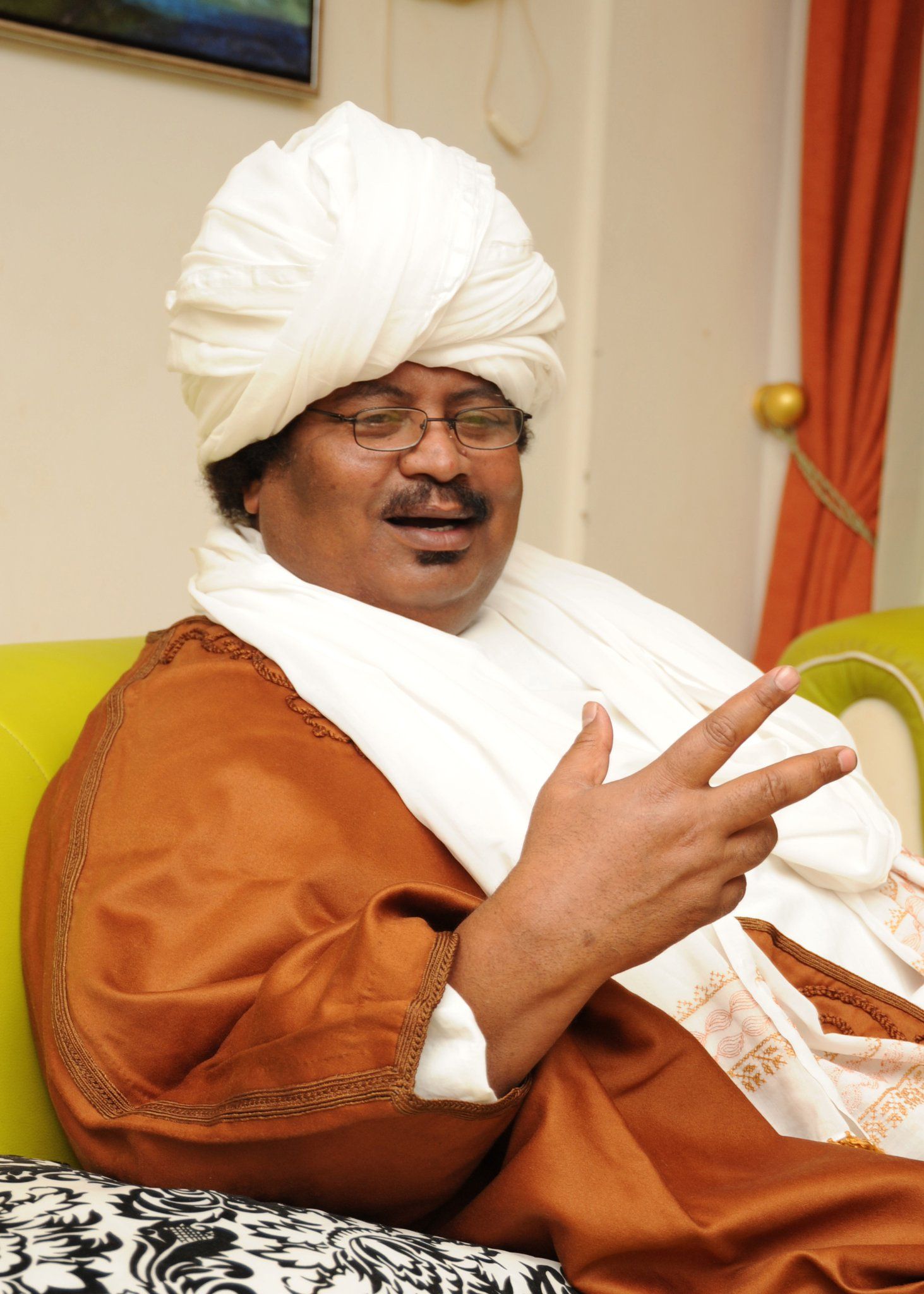 حسين خوجلي .. (خمسة مرات يا مفترين)