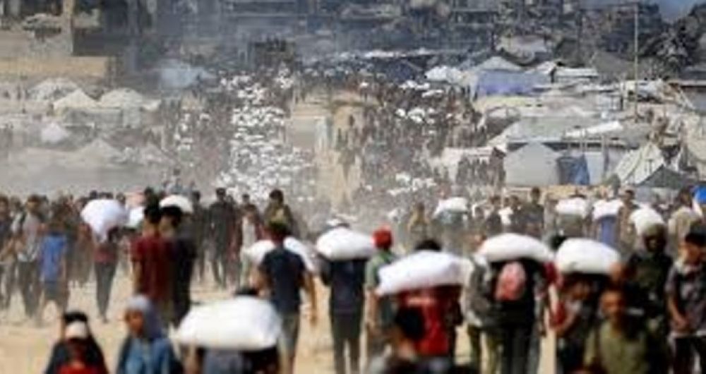 بريطانيا تكشف عن خطتها لإسقاط مساعدات غذائية جوًا في غزة