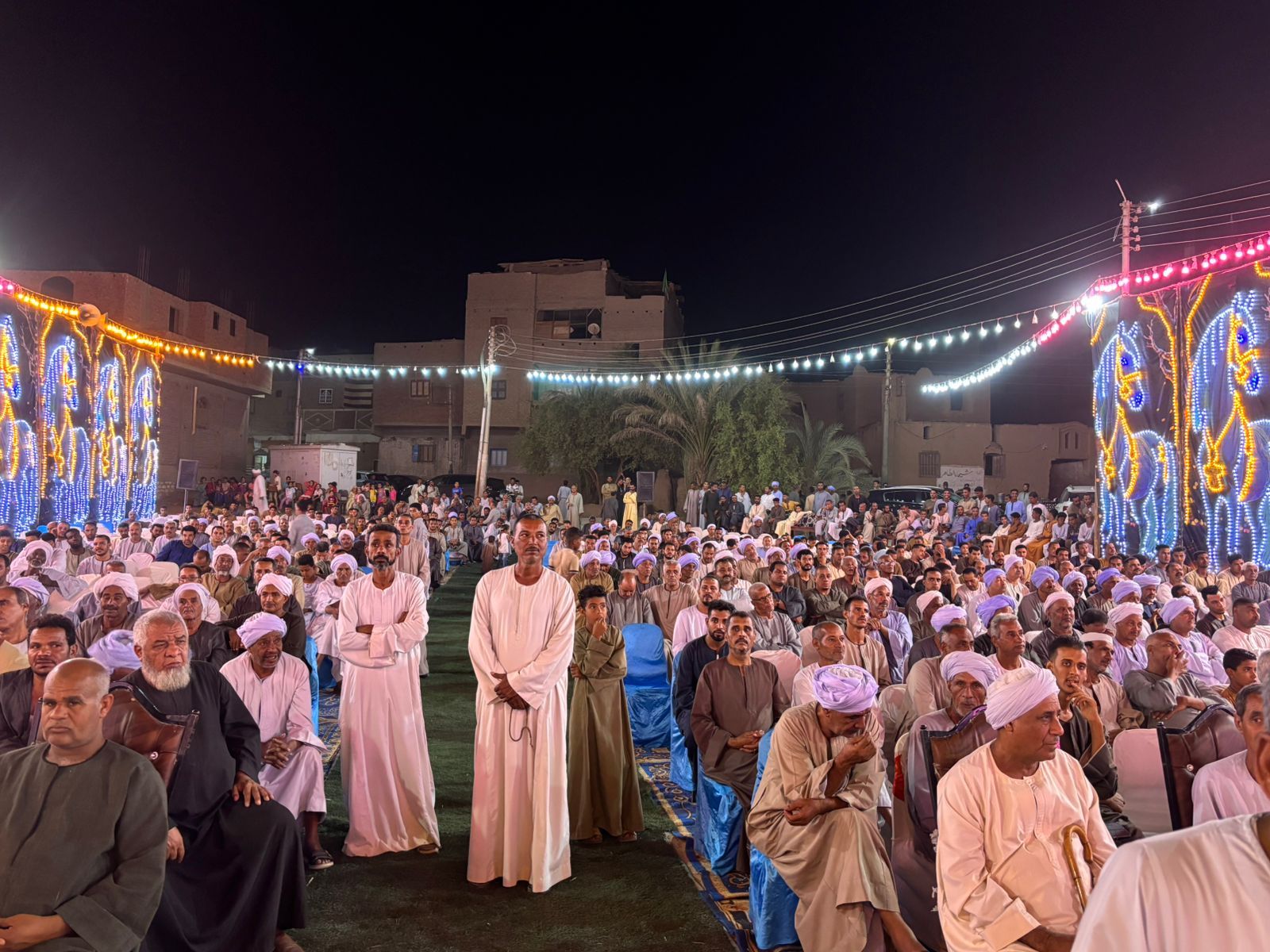 بحضور الآلاف.. أهالي كرم عمران بقنا ينظمون مؤتمرا حاشدا لدعم مرشحة الجبهة الوطنية وفاء رشاد في انتخابات مجلس الشيوخ (5) بحضور الآلاف.. أهالي كرم عمران بقنا ينظمون مؤتمرا حاشدا لدعم مرشحة الجبهة الوطنية وفاء رشاد في انتخابات مجلس الشيوخ (5)