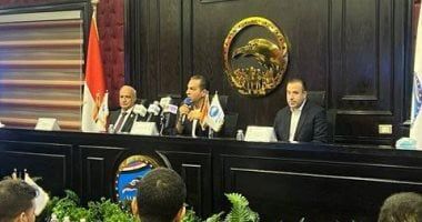 "مستقبل وطن" يكرم أوائل الثانوية العامة ويمنح كل طالب 100 ألف جنيه