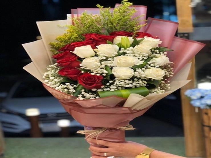 "الأرواح الشريرة".. سر غريب وراء حمل العروس باقة الورد في الزفاف