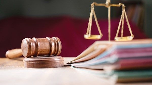 إلزام زوج بدفع مبلغ 115 ألف درهم لزوجته
