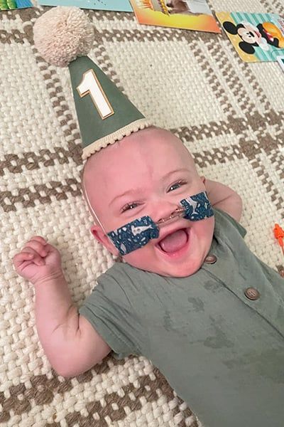 nash-keen-most-premature-baby-with-birthday-hat-on-his-first-birthday nash-keen-most-premature-baby-with-birthday-hat-on-his-first-birthday