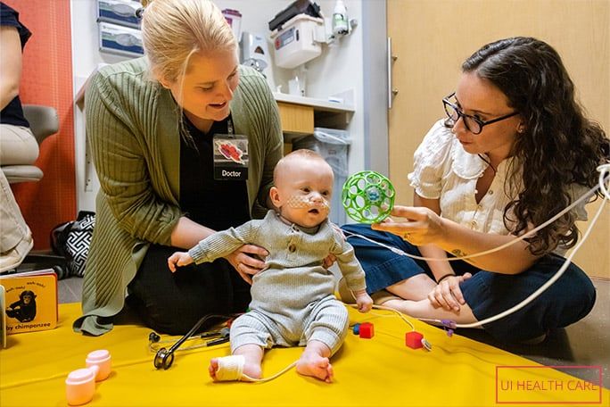 nash-keen-at-ui-health-care-with-neonatologist-dr-amy-stanford nash-keen-at-ui-health-care-with-neonatologist-dr-amy-stanford