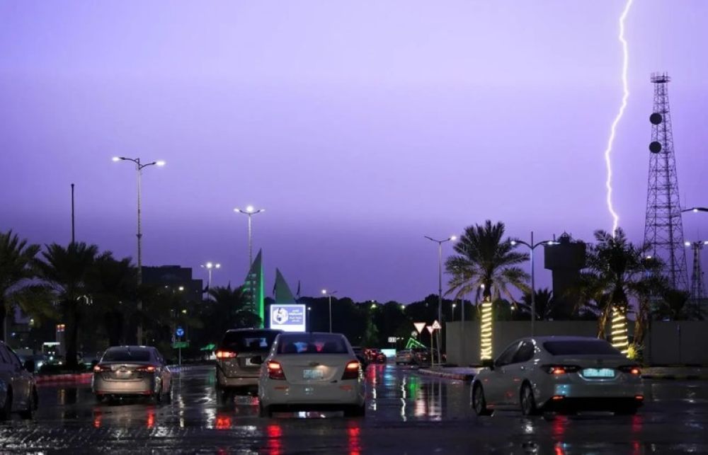 طقس الأحد.. أمطار رعدية على 5 مناطق وأجواء حارة على الشرقية