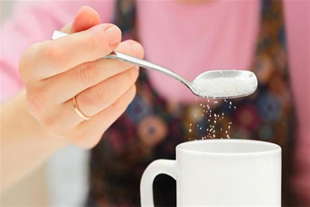من الصداع لرغبة السكر..7 علامات تكشف إصابتك بالجفاف وقلة شرب الماء