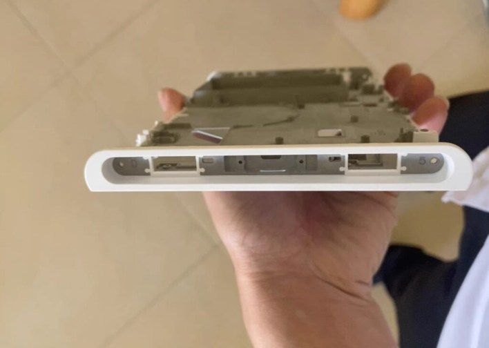 تكنولوجيا: إطار نموذج أولي مسرّب على موقع مزادات يشير إلى قدوم Nintendo Switch 2 OLED