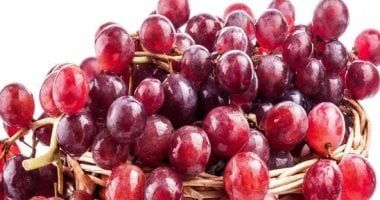 خبير يصف العنب بـ"الطعام الخارق" لاحتوائه على 1600 مركب يعزز صحة القلب والمخ - الخليج 365