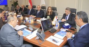 وزير التموين يستعرض موقف المخزون الاستراتيجي من السلع الأساسية