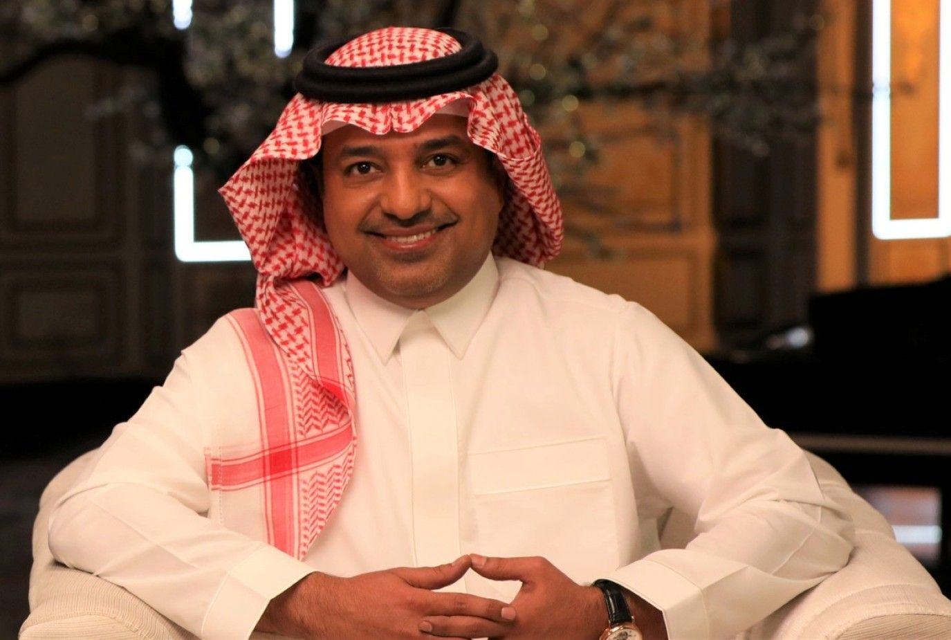 راشد الماجد بيوم ميلاده صوت مختلف ومسيرة فنية حافلة بالعطاءات