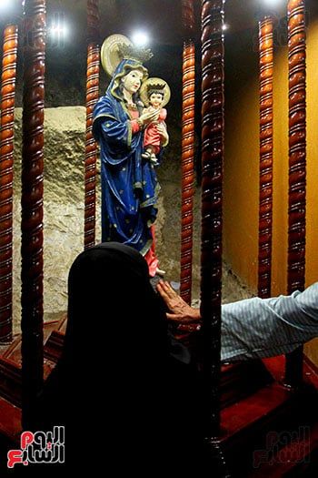 الأقباط يستعدون لصوم السيدة العذراء بدير درنكة الأقباط يستعدون لصوم السيدة العذراء بدير درنكة