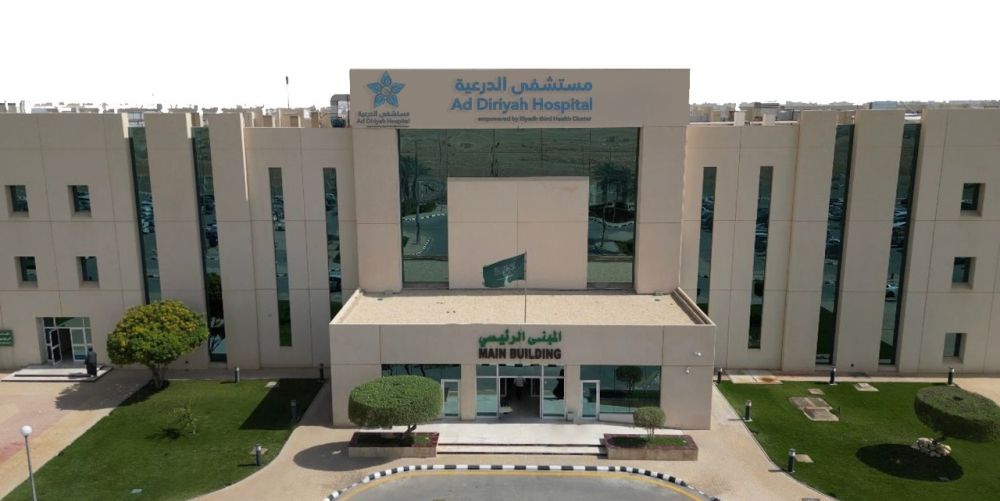 نجاح أول عملية لإزالة جلطة دماغية دون تدخل جراحي في مستشفى الدرعية
