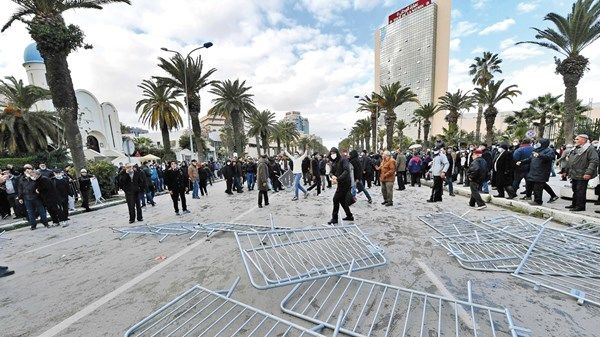 تونس.. دعوات شعبية وسياسية إلى حظر «النهضة»