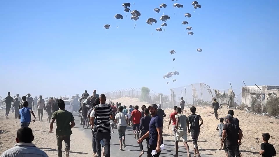 الامارات | سكان غزة: شكراً محمد بن زايد شكراً للإمارات