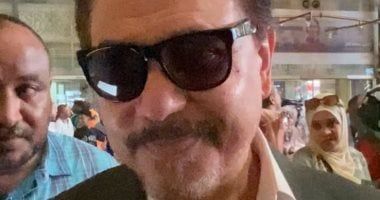 الفنان محمد رياض يودع السودانيين فى محطة مصر قبل عودتهم للسودان